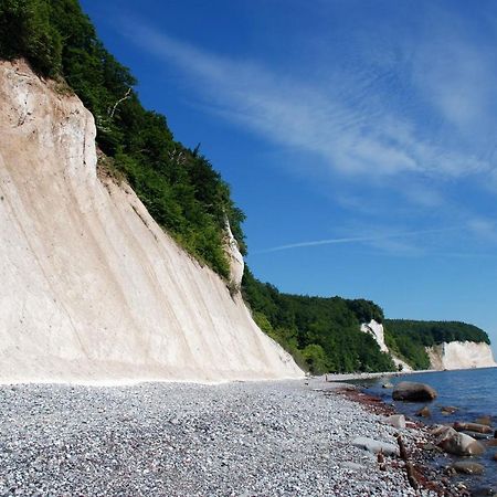Schoene Ferienwohnungen Mit Kamin Im Ostseebad Sellin Exterior foto